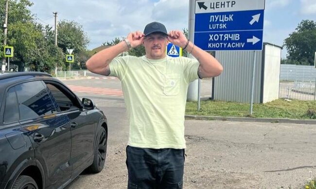 Александр Усик после победы над Джошуа улетел к величайшему чемпиону мира, но не к Фьюри: "Лучшие в истории"