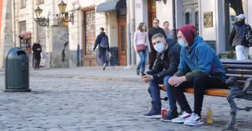 Садовий влаштовує в центрі Львова масове гуляння, на коронавірус - чхати