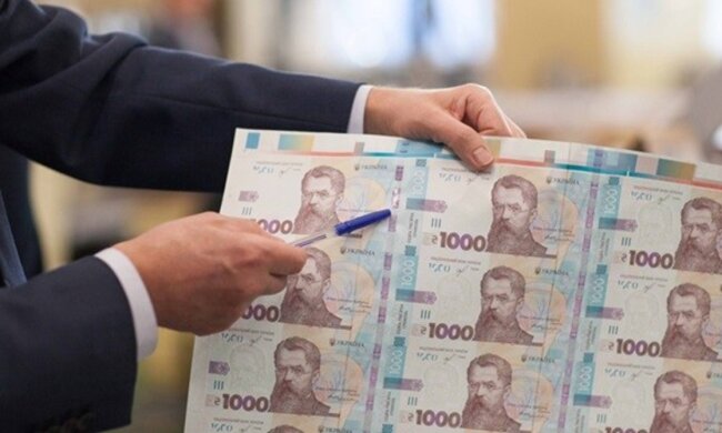 Банкнота в 1000 гривен уже в банках: в НБУ ответили на вопросы украинцев о новой купюре