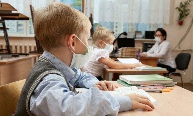 В Харкові масово закривають школи: спалах смертельної хвороби набирає обертів