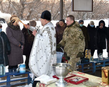 ВСУ на Крещение устроили для прифронтового поселка праздник, фото: штаб ООС