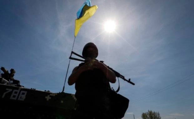 Кому война, а кому мать родная: экс-глава Луганщины закатил пирушку в честь военного положения