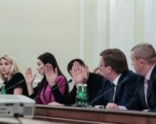 Новый глава Госбюро расследований Роман Труба оказался кумом одиозного депутата