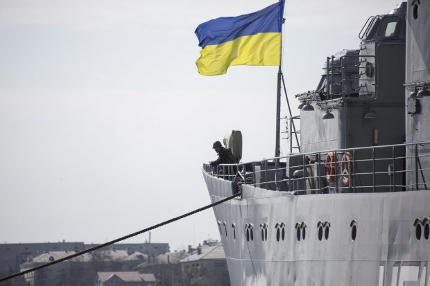 Бойня в Керченском проливе: на захваченных ФСБ кораблях были офицеры спецслужб, в СБУ сообщили о тяжелых ранениях