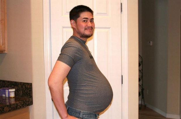 Трьох дітей мало: перший у світі вагітний чоловік хоче народити ще