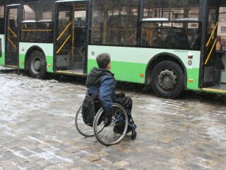 Українець на інвалідному візку, фото: Уніан