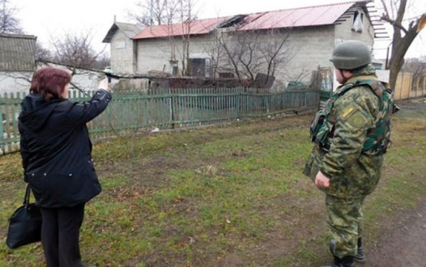 Посевная под огнем: снаряд оккупантов "накрыл" жителя Марьинки на огороде
