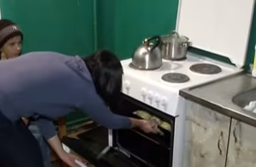 Комуналка, кадр з відео