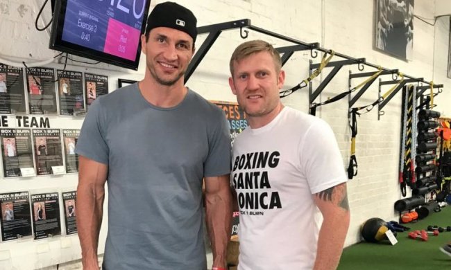 Кличко підтримує форму в тренажерному залі в Лос-Анджелесі