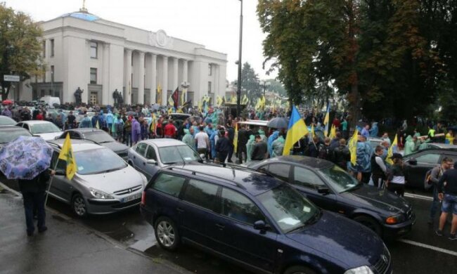 Митинг евроблях в Киеве: блогер показал свет в конце тоннеля