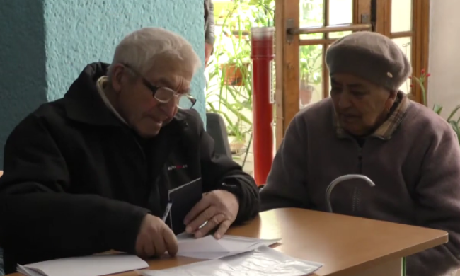 Пенсіонери. Фото: скрін youtube