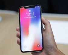 Apple не хватает сил на iPhone X