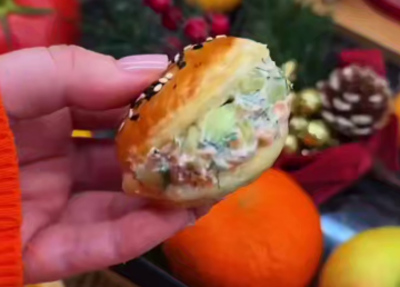 Закуска з червоною рибою, кадр з відео