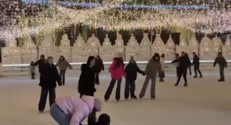 Українці, ковзанка, кадр з відео