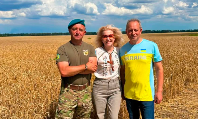 «Буде хліб — буде й Перемога!»: на Київщині провели «Воєнні зажинки-2026», де перші снопи скосили українські артилеристи