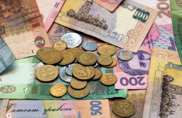 Грошей немає, але ви тримайтеся: українцям винні мільярди гривень зарплати, але влада бачить хорошу тенденцію