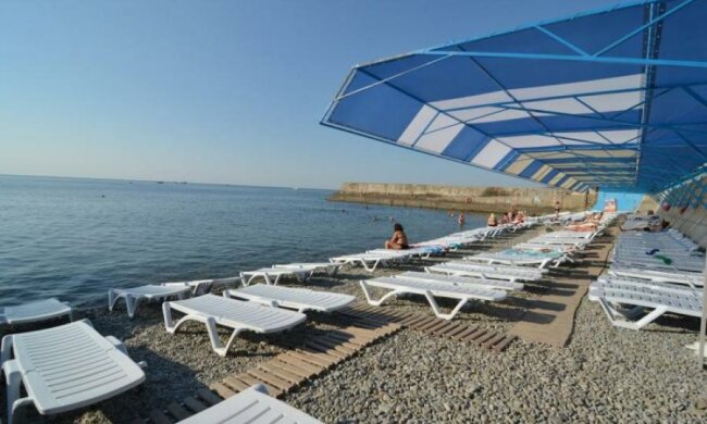 Яблоку негде упасть: сеть рассмешили "забитые" пляжи Крыма