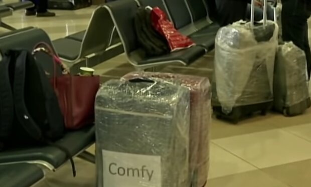 Груз в аэропорту, скриншот: YouTube