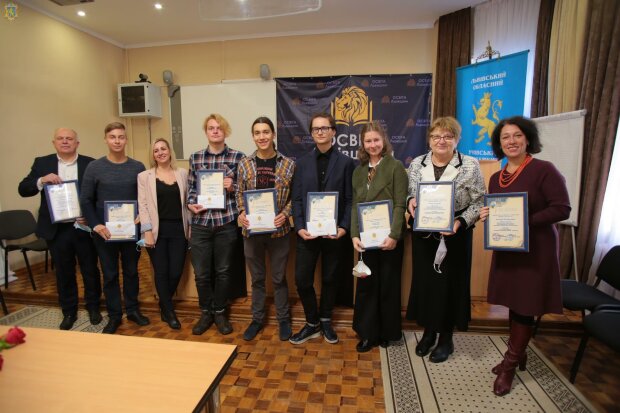 Львовские ейнштейны утерли нос сверстникам на престижной олимпиаде: самые умные в Украине