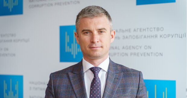 Олександр Новіков, голова НАЗК - фото nazk.gov.ua