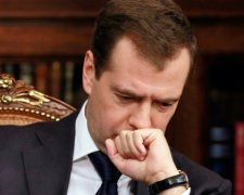 Медведєв подав декларацію про доходи, росіян вирішили не дражнити