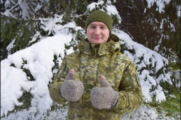 Фото, рукавиці від Валентини Мазурик, НГУ