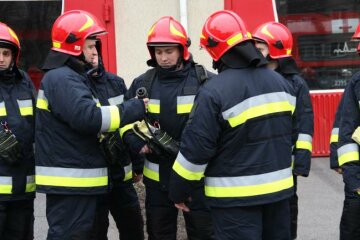 Знімали з балкону: у Львові дівчину рятували з полону власної квартири