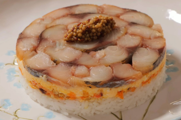 Салат из скумбрии и риса, кадр из видео