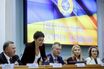 Парламентські вибори 2019: у ЦВК публікують результати, українці завмерли в очікуванні