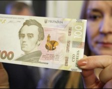 Фальшивки в Україні: чи може банкомат видати несправжні гривні