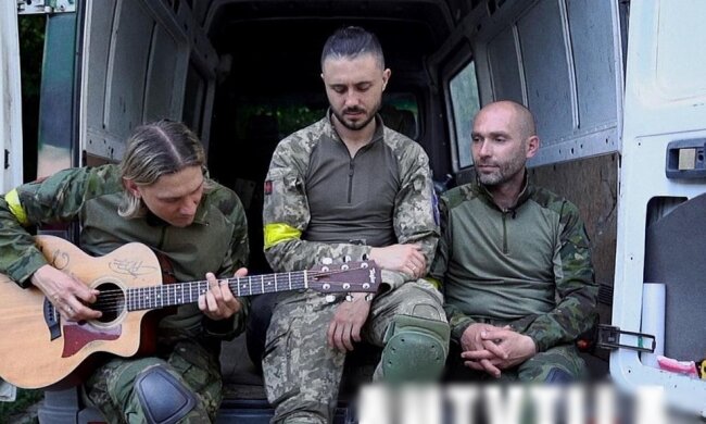 Тарас Тополя с группой, фото из Instagram