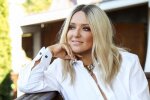 Наталя Могилевська у формі капітана "викрала" машину: "Куди я їду?"