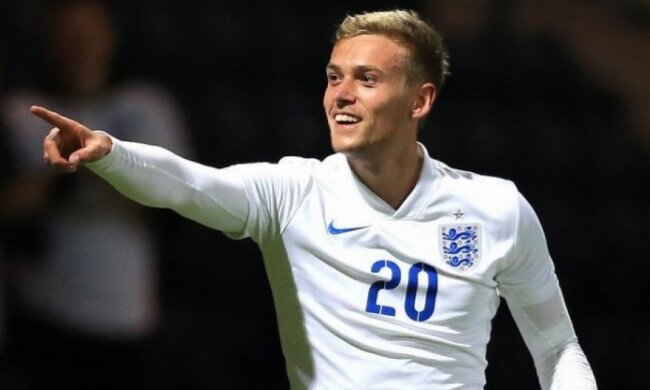 Англійського футболіста знудило на футбольному полі (відео)