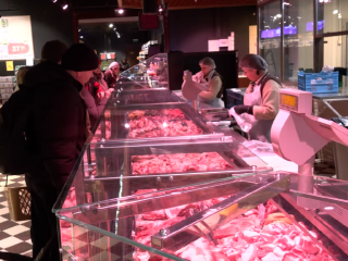 Супермаркет, мясо. Фото: скрин youtube