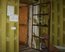 Харківські сектанти влаштували в'язницю для наркоманів (фото, відео)
