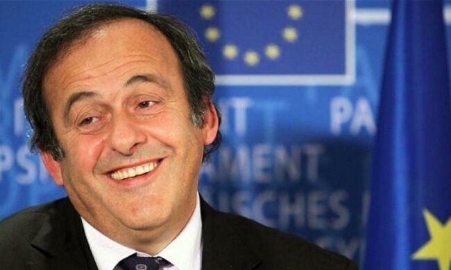 Платини покидает пост президента УЕФА