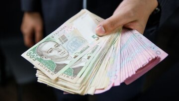 Доплати чиновникам за міжнародні проєкти
