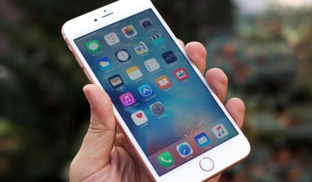 "Яблучний черв'як" виводить з ладу iPhone та iPad