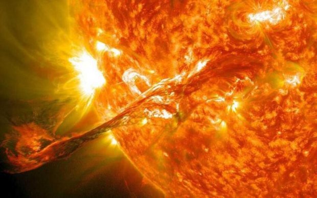 На Солнце заметили мощнейший взрыв: что произошло