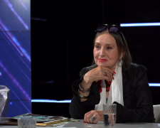 Лариса Кадочникова