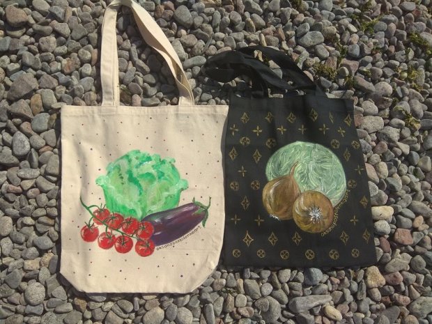В Одесі художниця створює приголомшливі картини на сумках: позаздрять навіть західні бренди