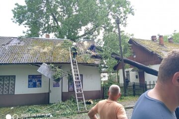 По Буковине пронесся сверхмощный ураган - дьявольский ветер, поваленные деревья и реки вместо улиц