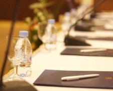 Британцы обсудят на форуме кирпичи и туалетную бумагу