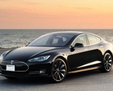 Автомобіль Tesla здаватимуть в оренду