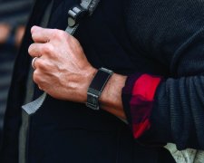 Fitbit Charge 3: очередной клон Xiaomi Mi Band 3 с необычным корпусом