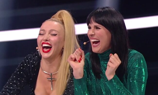 Оля Полякова и Маша Ефросинина, кадр из видео