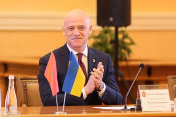 Мажорна відпустка за наші гроші? Труханов таємниче зник з Одеси, все пояснив документ