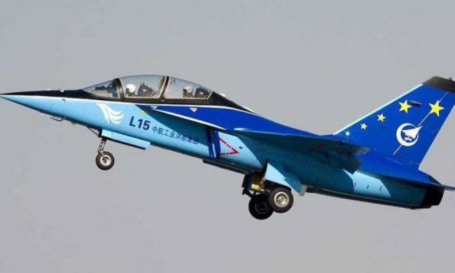 Китай продасть Україні штурмовики Hongdu L-15