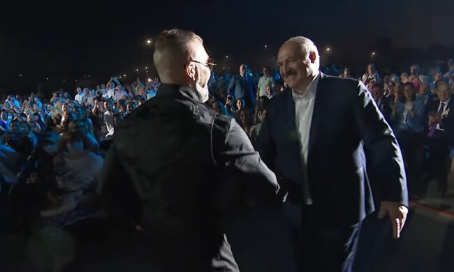 Александр Лукашенко и Серега, скриншот из видео