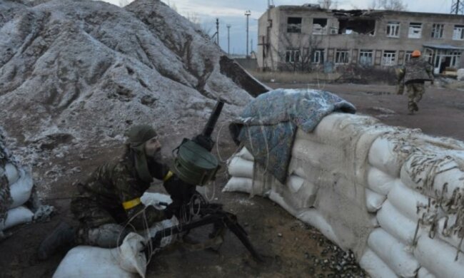  Боевики теснят наших бойцов из промзоны Авдеевки